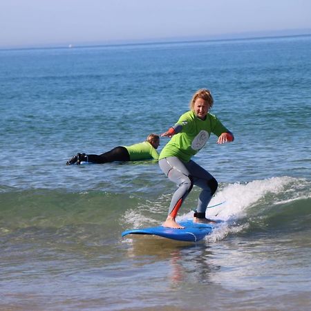 Getwet Surfcamp II Pansiyon Costa da Caparica Dış mekan fotoğraf