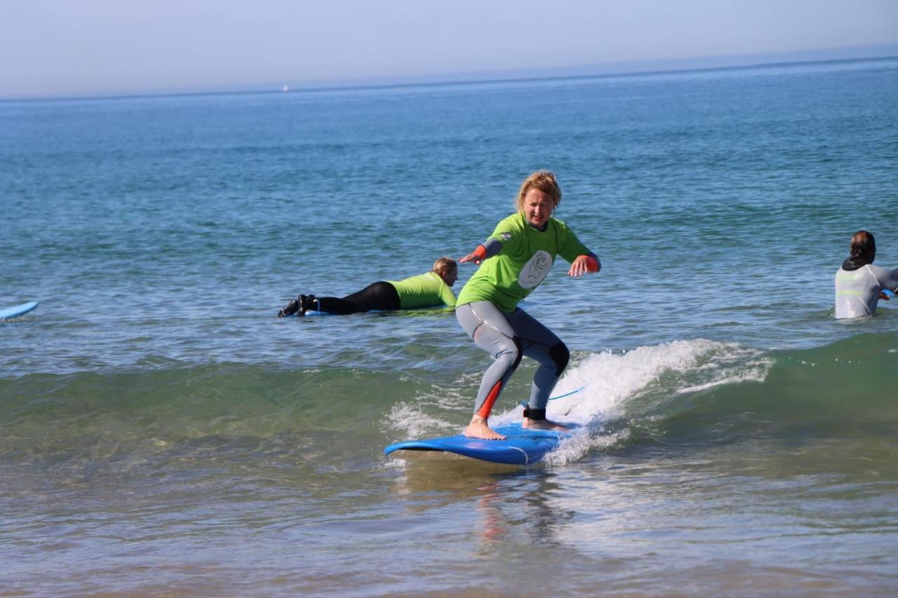 Getwet Surfcamp II Pansiyon Costa da Caparica Dış mekan fotoğraf